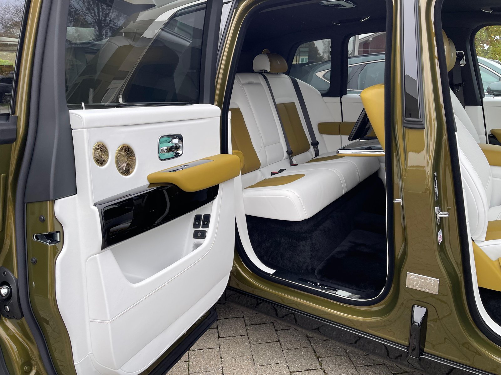 Rolls-Royce Cullinan — photo 20